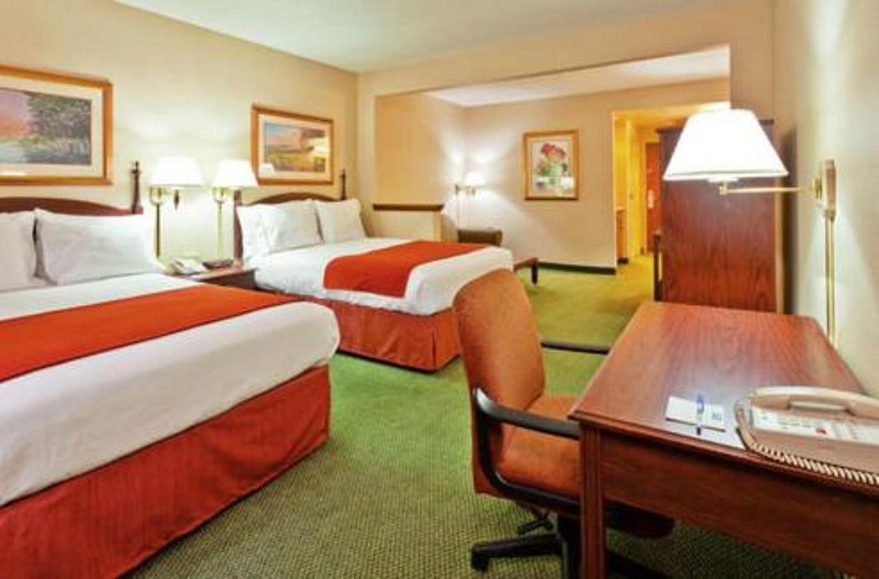 Auburn Place Hotel & Suites Paducah Room photo